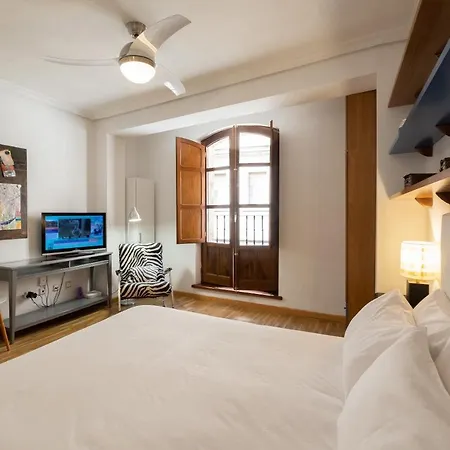 Estudio En La Calle Mas Bonita De 아파트 *