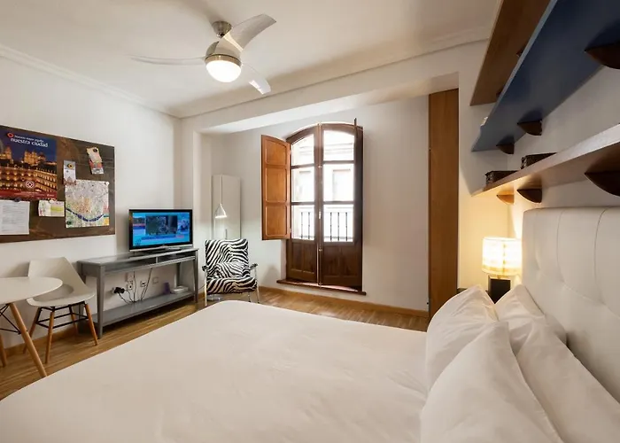 Estudio En La Calle Mas Bonita De アパート *